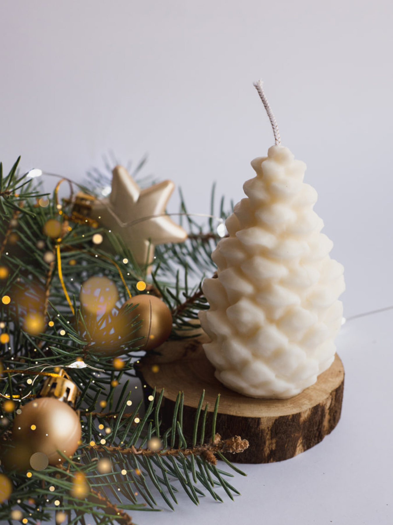 Рождественская свечка "Шишка Карпатская", аромат - Секвойя и мох Candle Design модель 170.2021 Фото