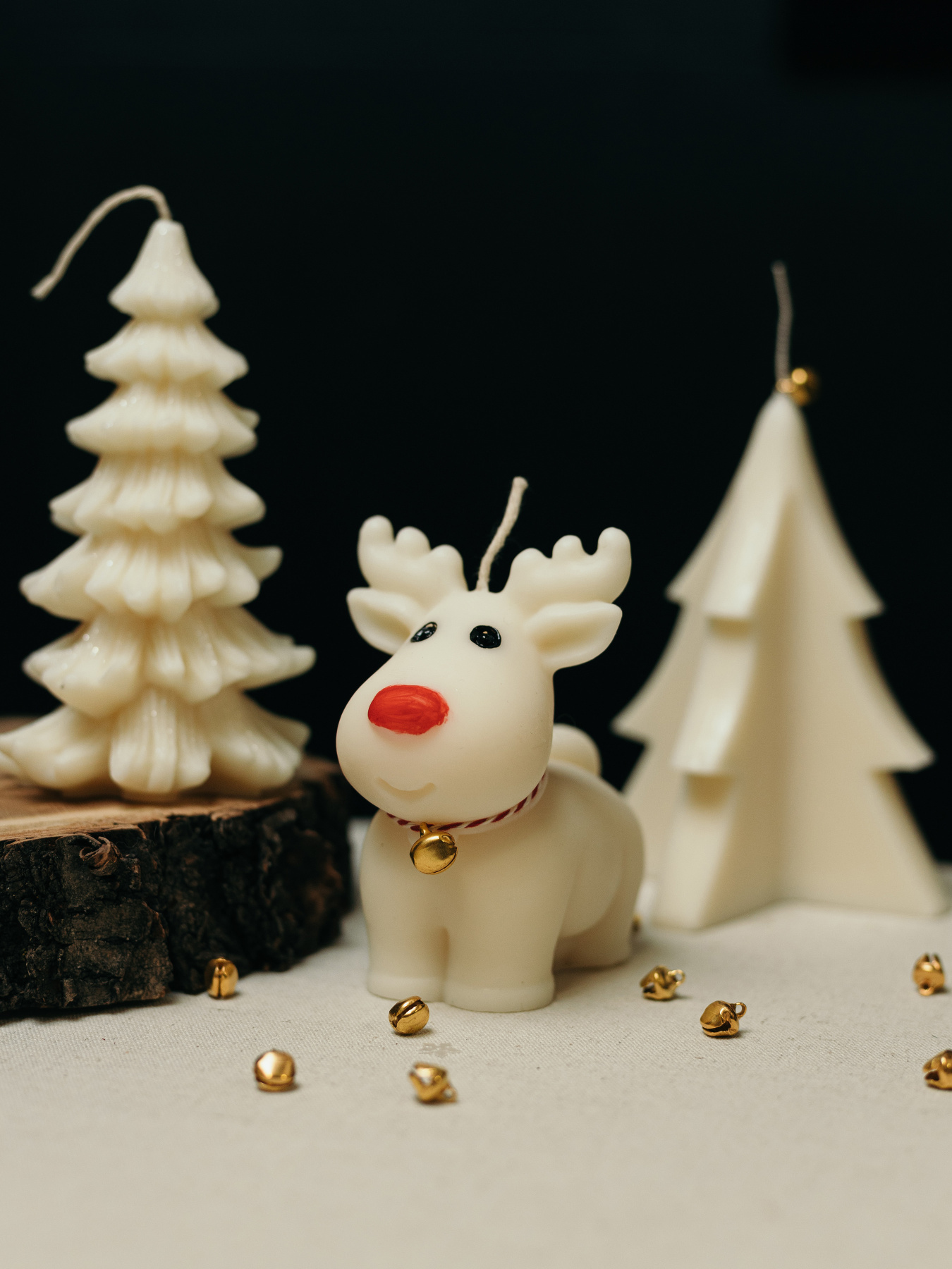 Парфюмированная свеча "Олень харизматичный", аромат - гранатовое вино Candle Design модель 140.2024 Фото