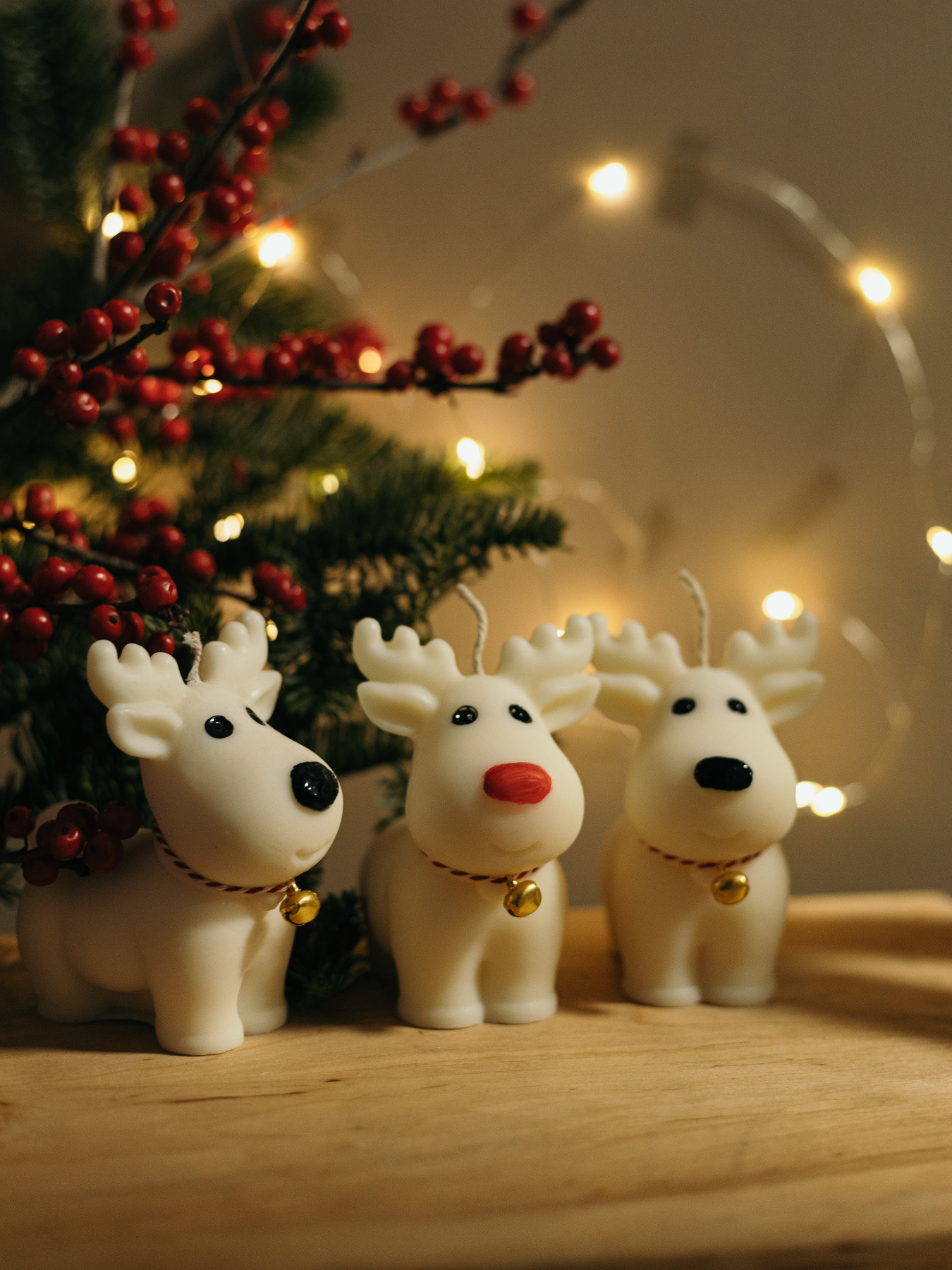 Парфюмированная свеча "Олень харизматичный", аромат - гранатовое вино Candle Design модель 140.2024 Фото