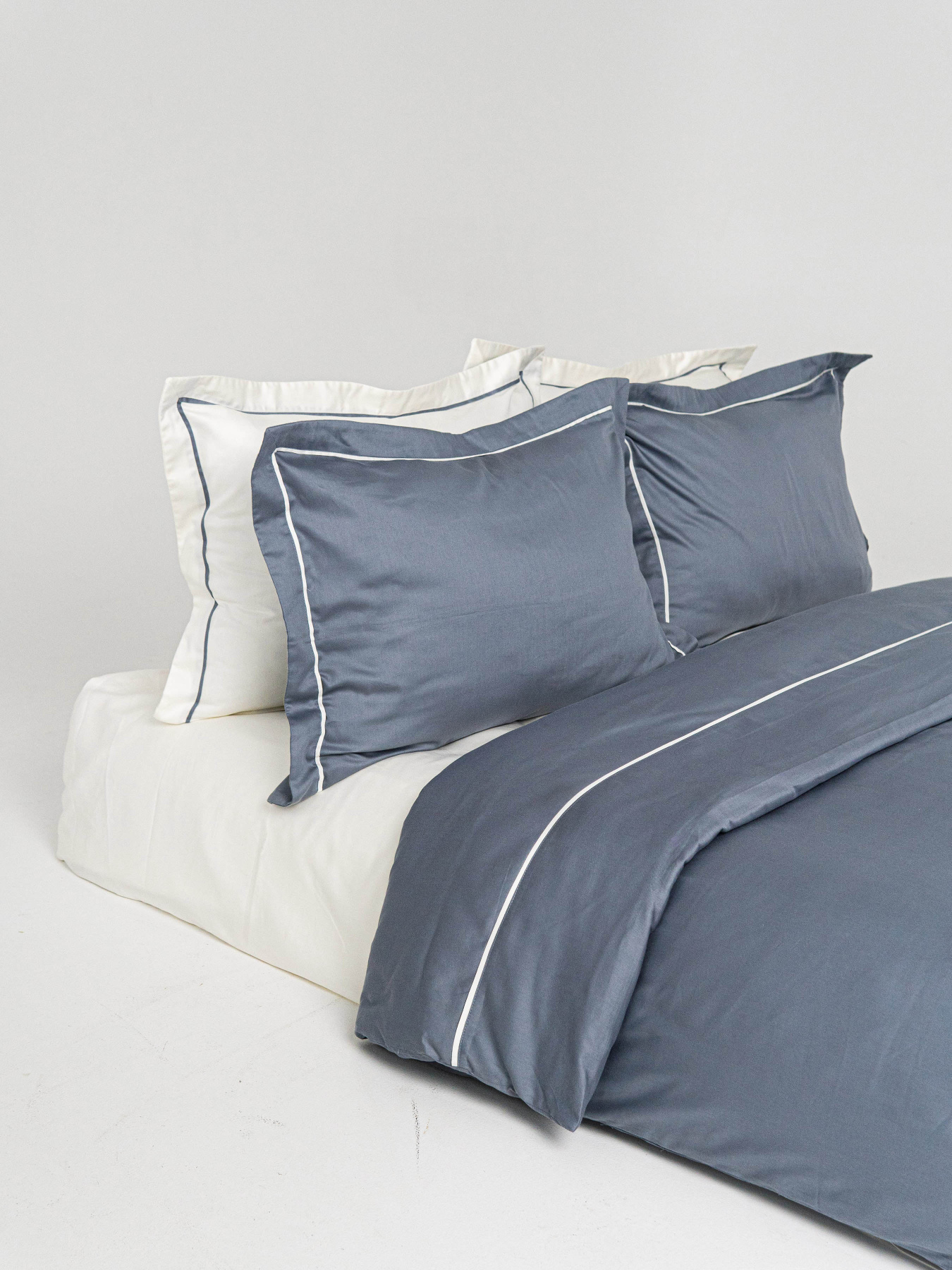 Комплект постільної білизни з преміум сатину з кантом INDIM модель Clouded123 Фото