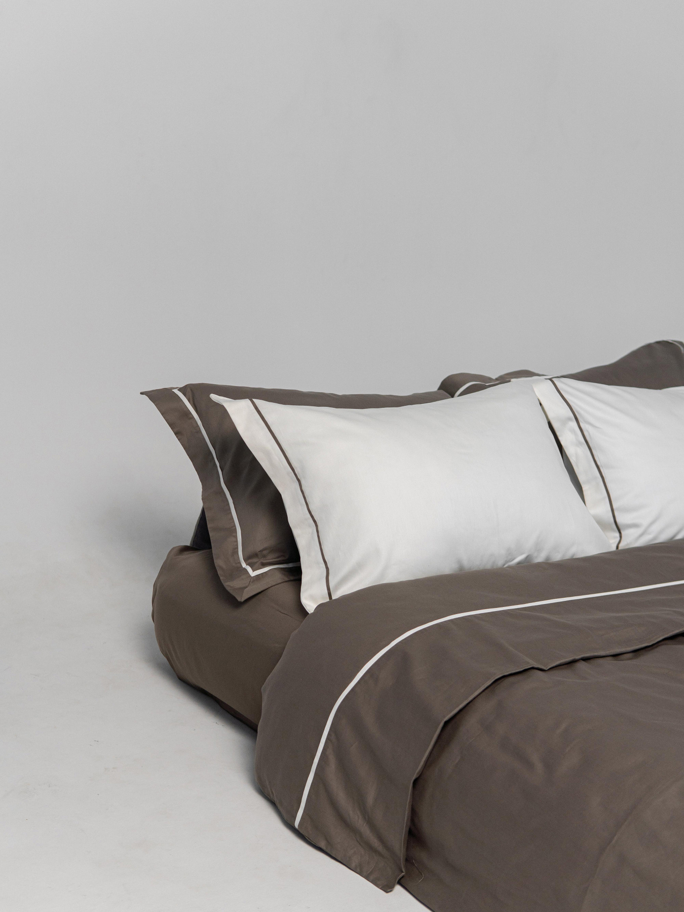 Комплект постільної білизни з преміум сатину з кантом INDIM модель CoffeeMilk123 Фото
