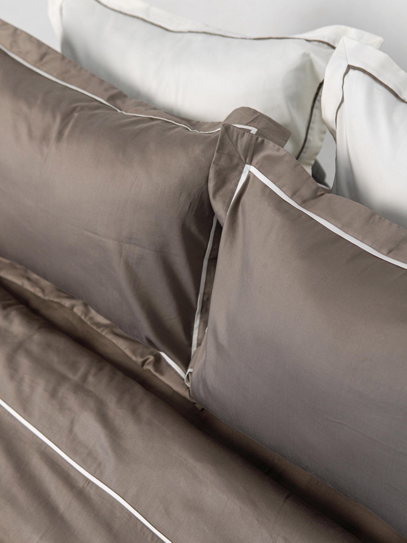 Комплект постільної білизни з преміум сатину з кантом INDIM модель CoffeeMilk123 Фото