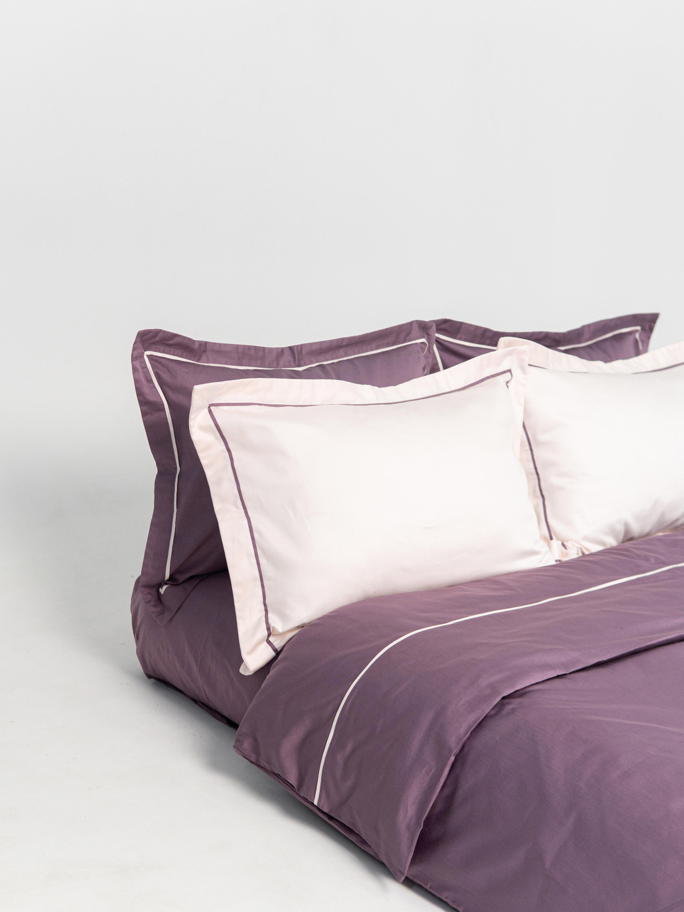 Комплект постільної білизни з преміум сатину з кантом INDIM модель Violet123 Фото