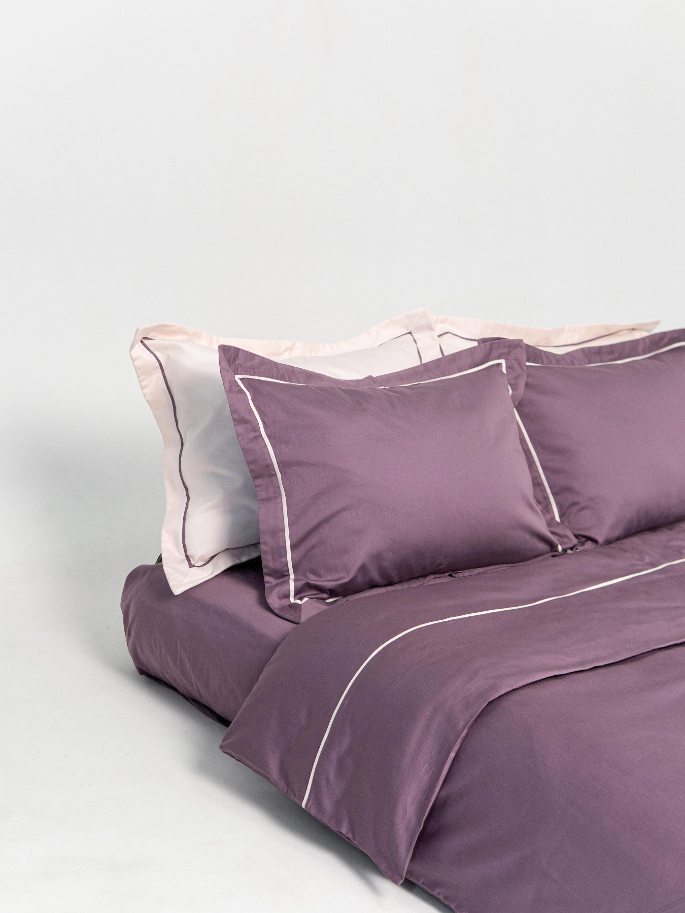 Комплект постільної білизни з преміум сатину з кантом INDIM модель Violet123 Фото