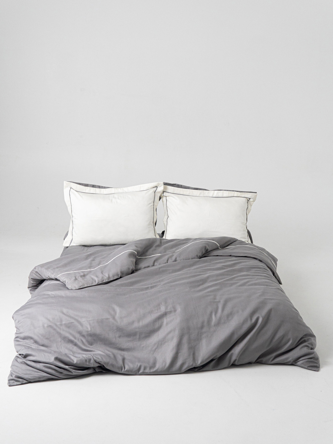Комплект постельного белья с премиум сатина с кантом INDIM модель Grey123 Фото
