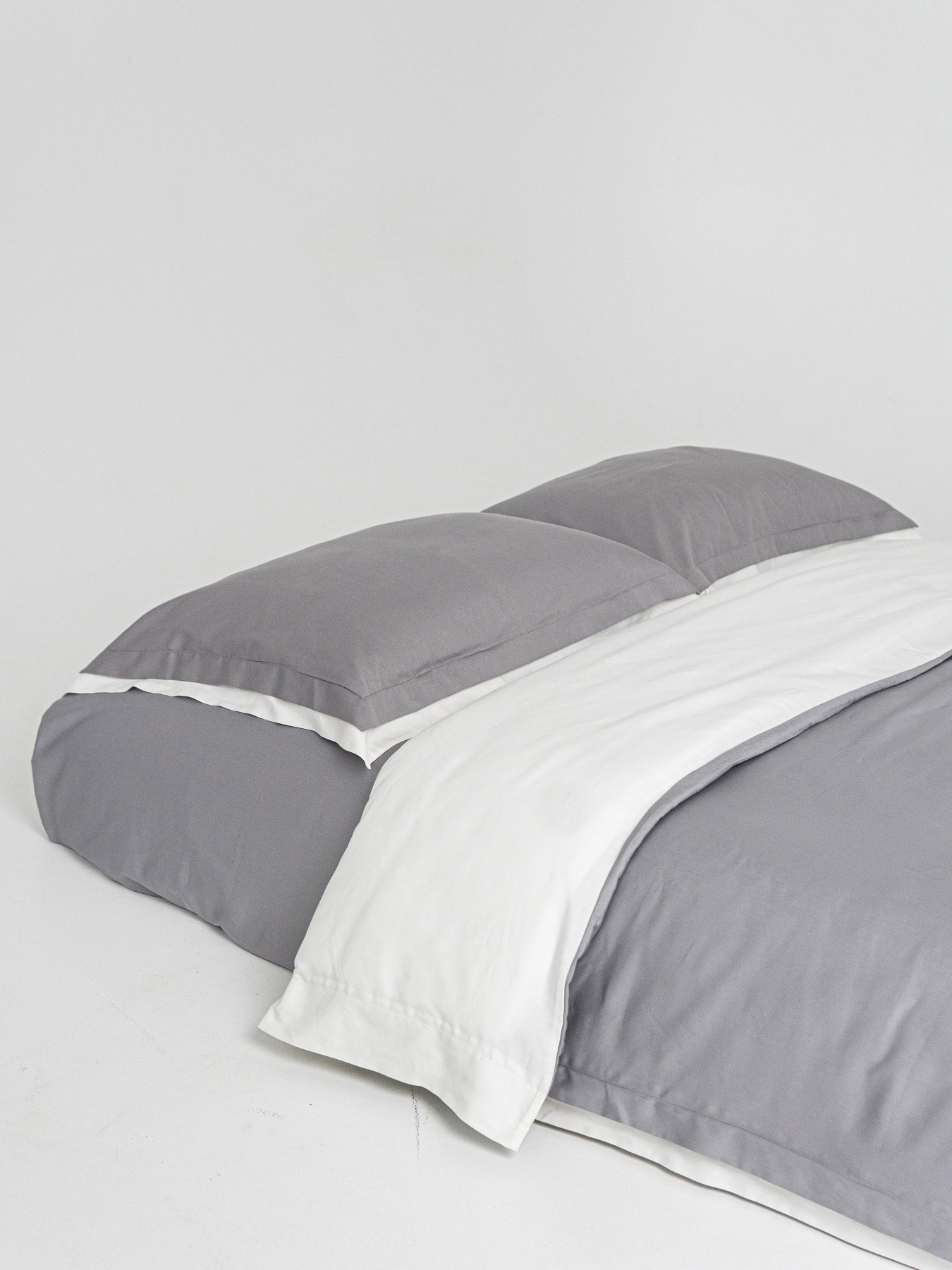Комплект постельного белья с премиум сатина с ушками INDIM модель Grey456 Фото
