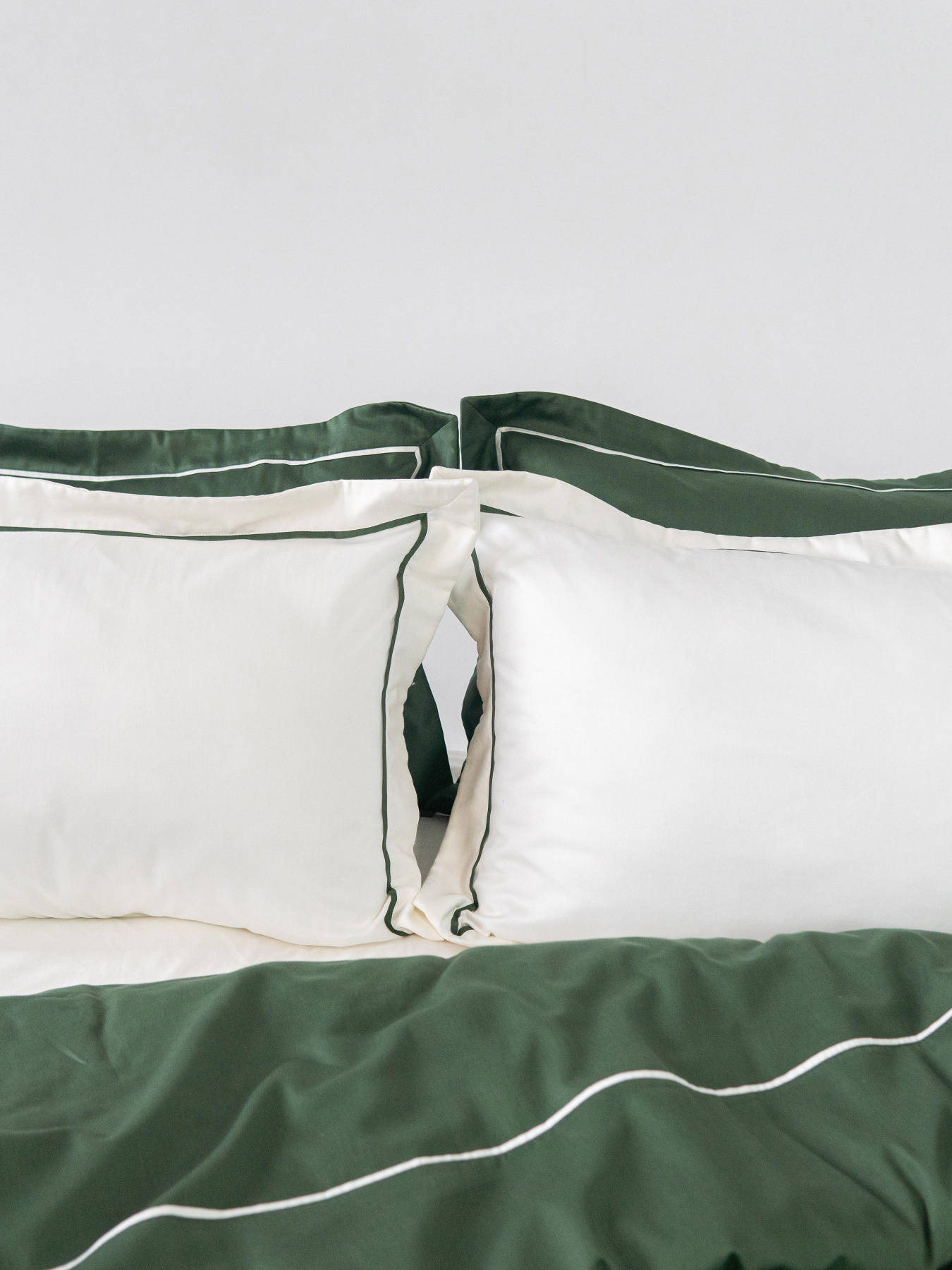 Комплект постельного белья с премиум сатина с кантом INDIM модель ForestRetreat123 Фото