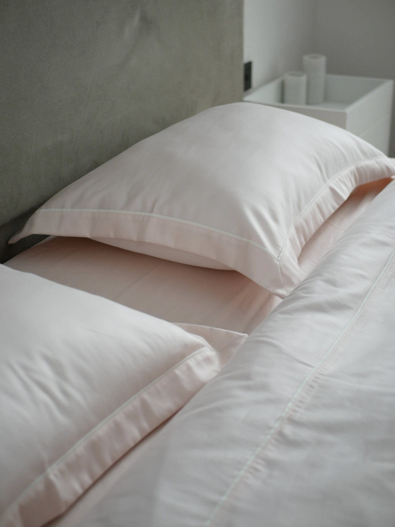 Комплект постільної білизни з преміум сатину з кантом INDIM модель MistyRose123 Фото