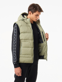 Утеплений жилет Lacoste модель BH2317BMY Утеплений жилет Lacoste модель BH2317BMY Фото