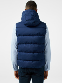 Утеплений жилет Lacoste модель BH2317166 Утеплений жилет Lacoste модель BH2317166 Фото