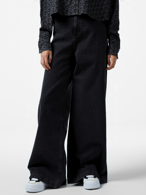 Широкі джинси Lacoste модель HF256868A Фото