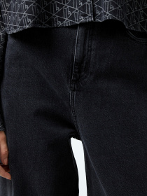 Широкі джинси Lacoste модель HF256868A Фото