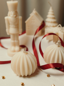 Свеча фигурная "Пирожное" аромат "Чизкейк с черникой" из натурального оливкового воска Candle Design модель 130.2001 Фото