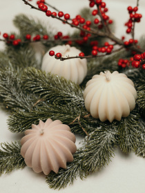 Свеча фигурная "Пирожное" аромат "Чизкейк с черникой" из натурального оливкового воска Candle Design модель 130.2001 Фото