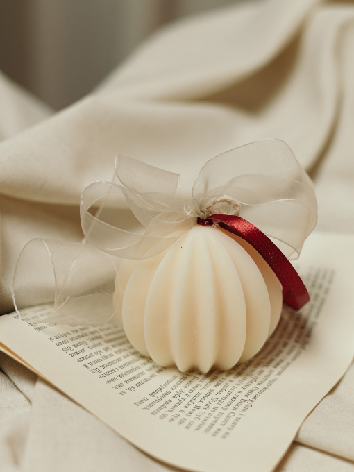 Свічка фігурна "Тістечко" аромат Чизкейк з чорницею, натуральний оливковий воску Candle Design модель 130.2001 Фото