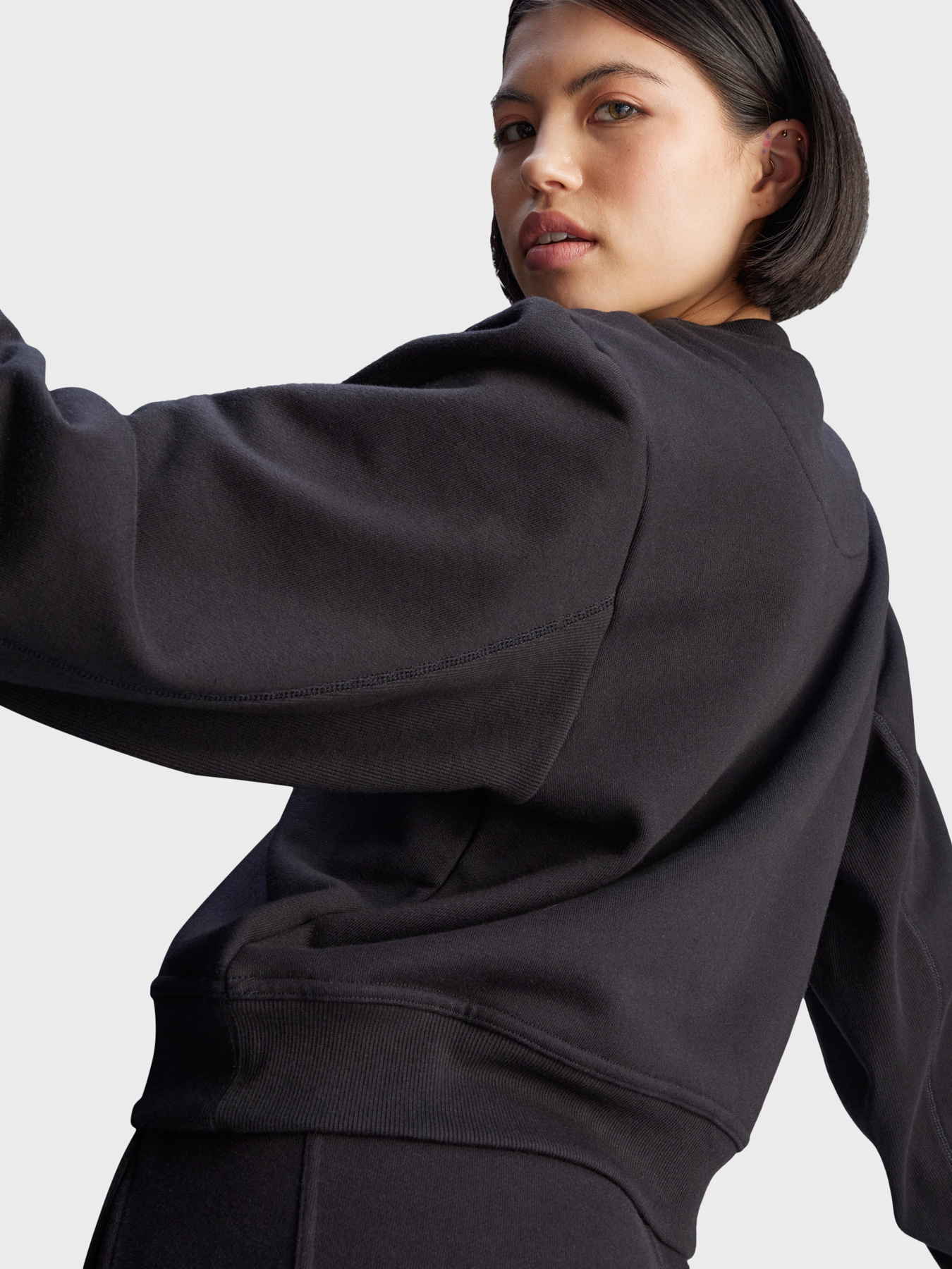 Свитшот Adidas Культовые силуэты модель JJ0150 Фото