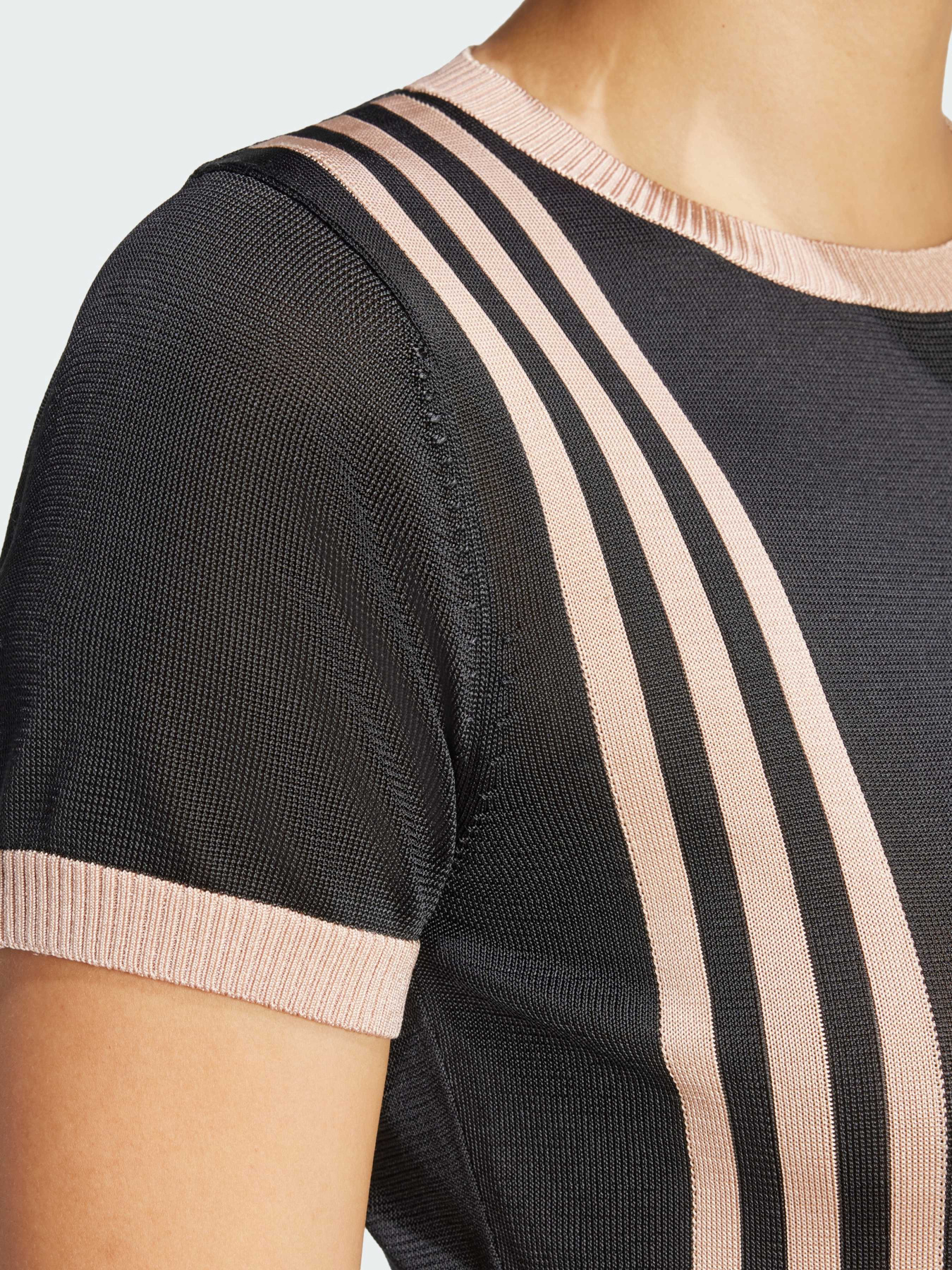 Футболка Adidas 3 Stripes модель JJ0960 Футболка Adidas 3 Stripes модель JJ0960 Фото