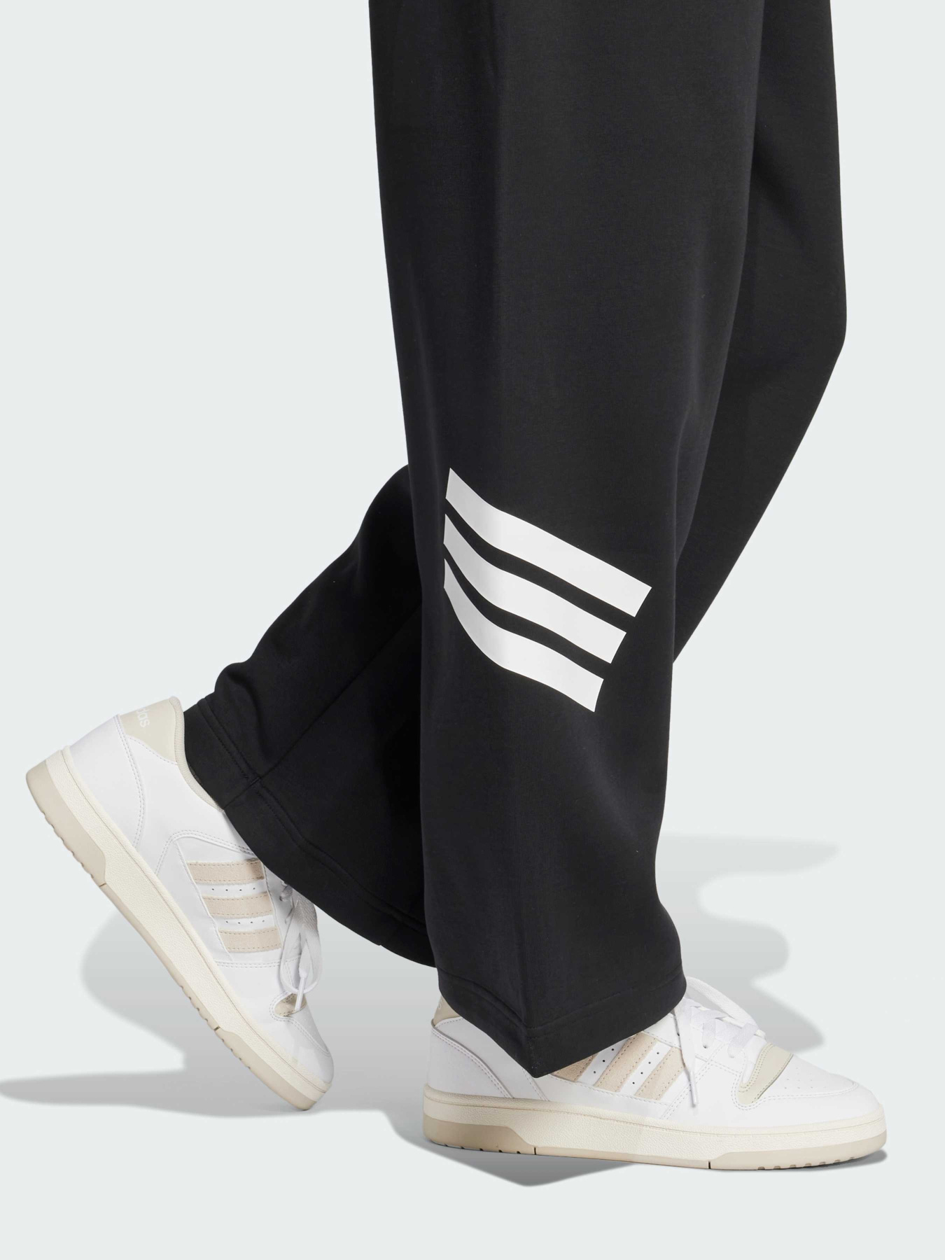 Брюки повседневные Adidas 3 Stripes модель JE0150 Фото