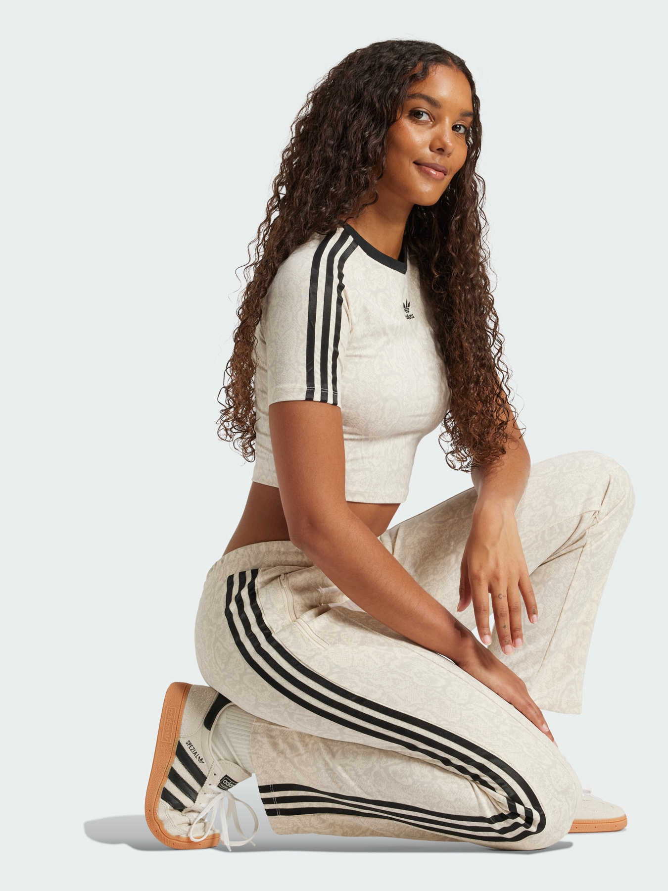 Футболка Adidas Graphics модель JI8407 Фото