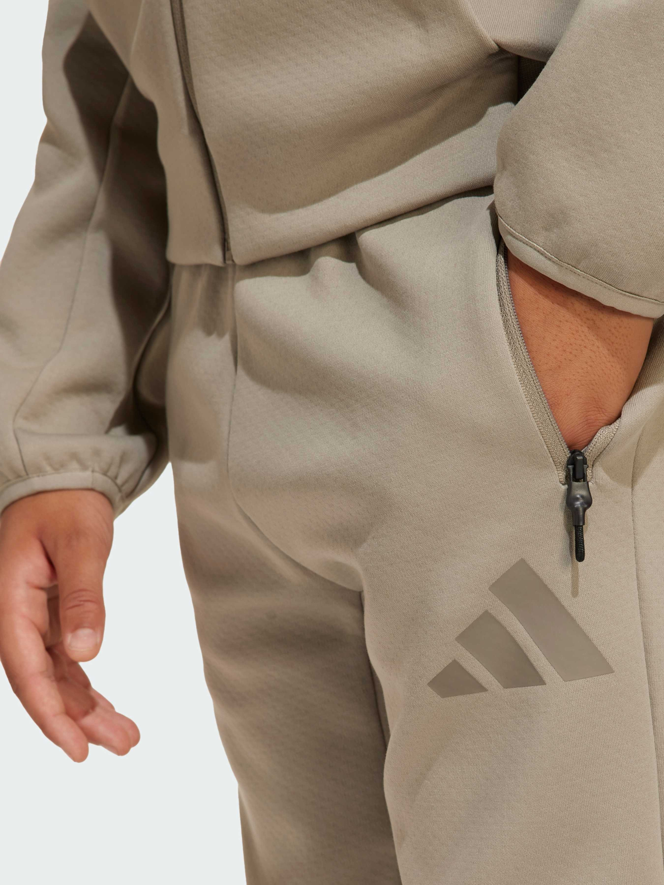 Джоггеры Adidas ZNE модель JD0007 Фото