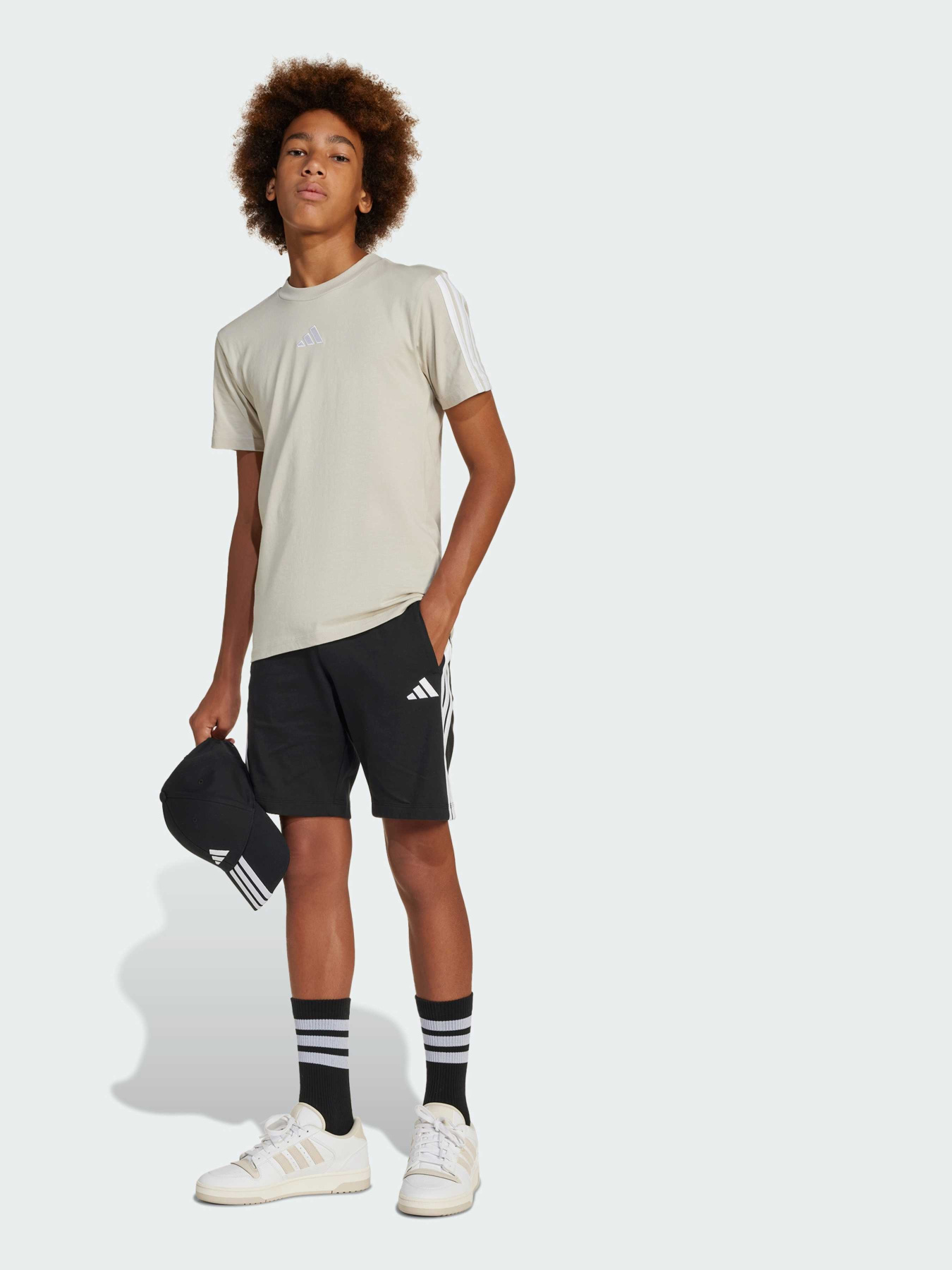 Шорты Adidas модель JE0310 Фото