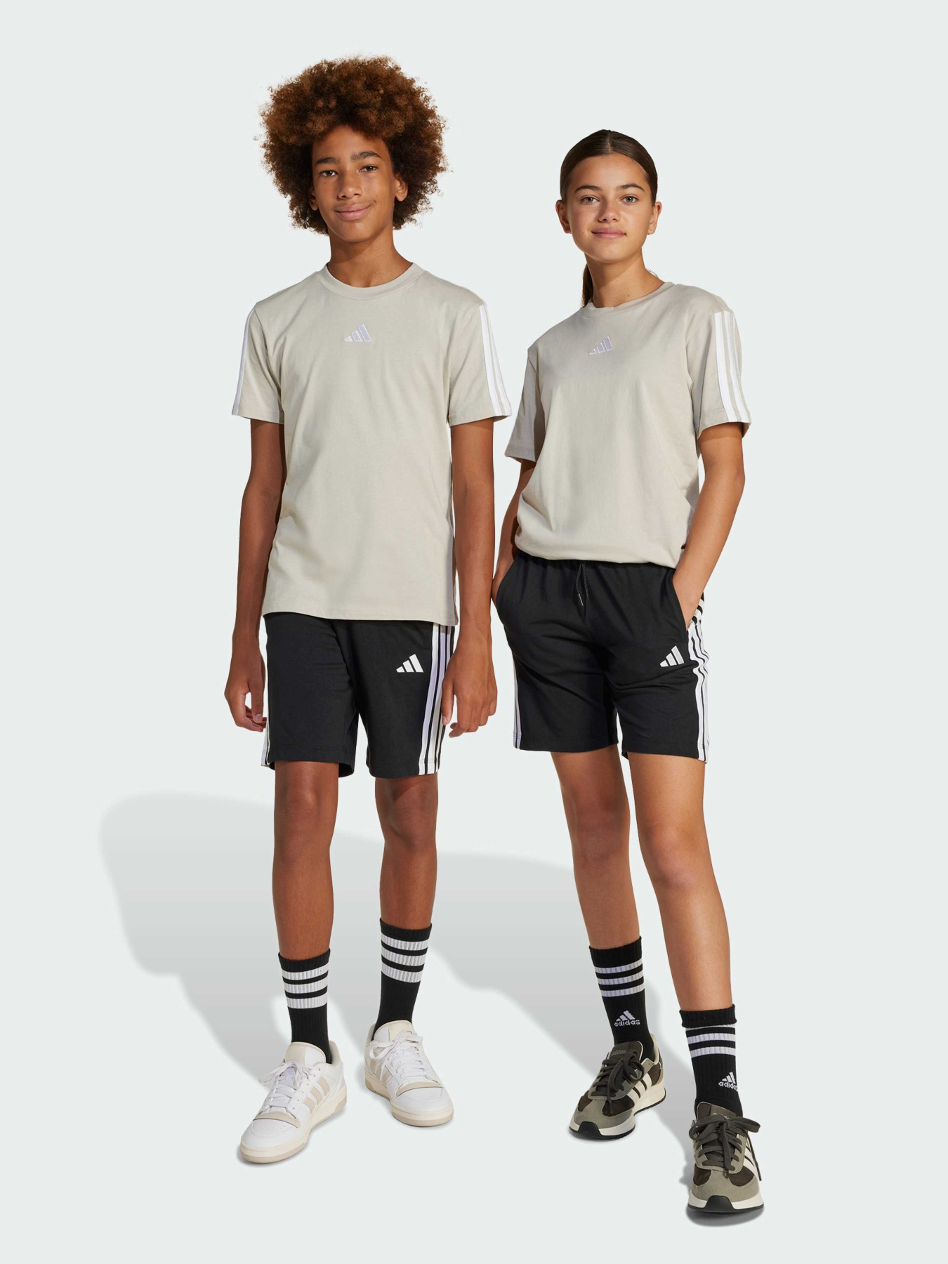 Шорты Adidas модель JE0310 Фото