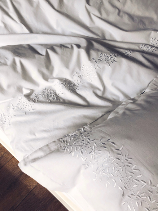 Підковдра біла з вишитими гілками Cozy модель 8009247 Фото