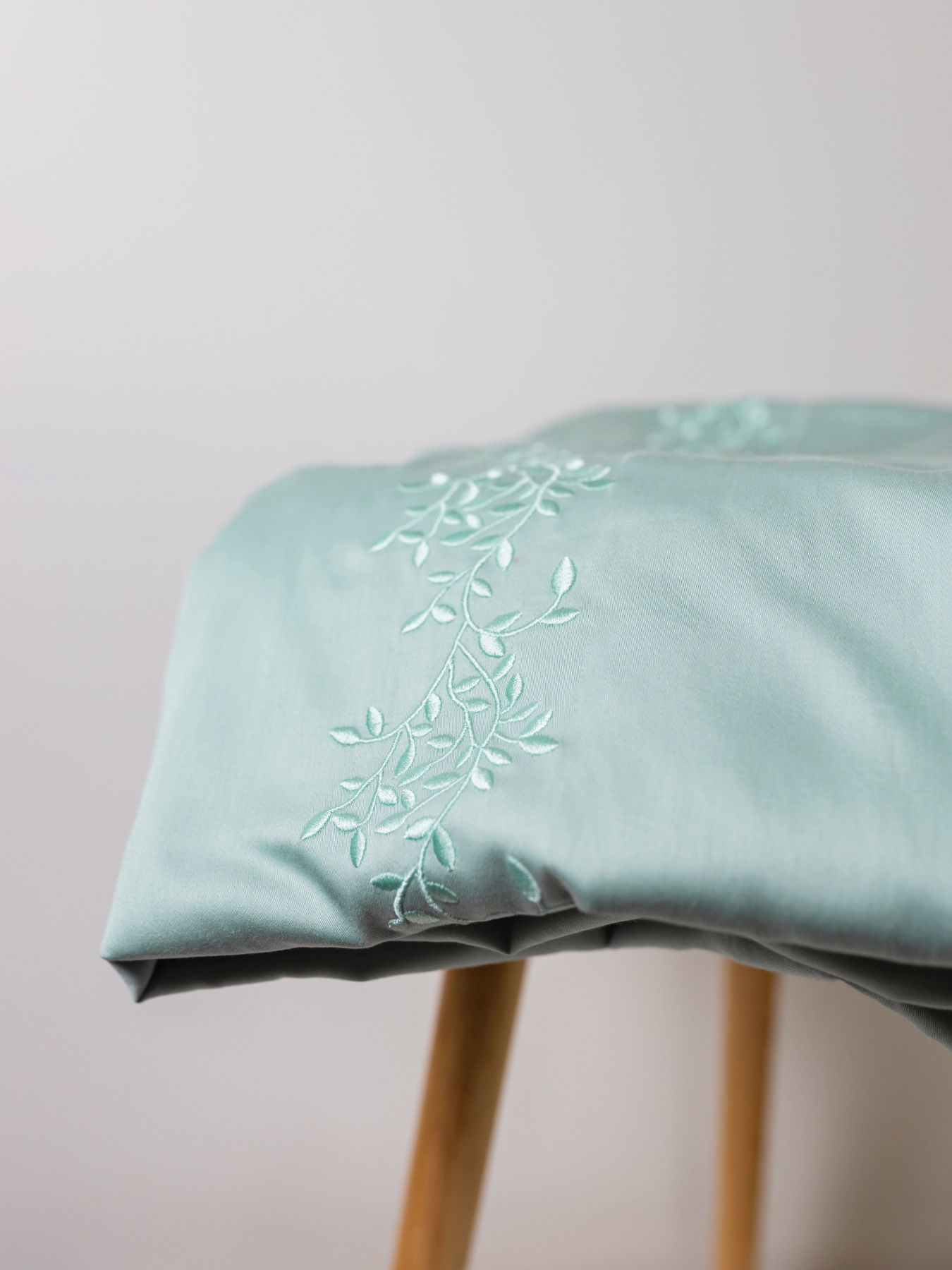 Підковдра м'ятна з вишитими гілками Cozy модель 8009293 Фото