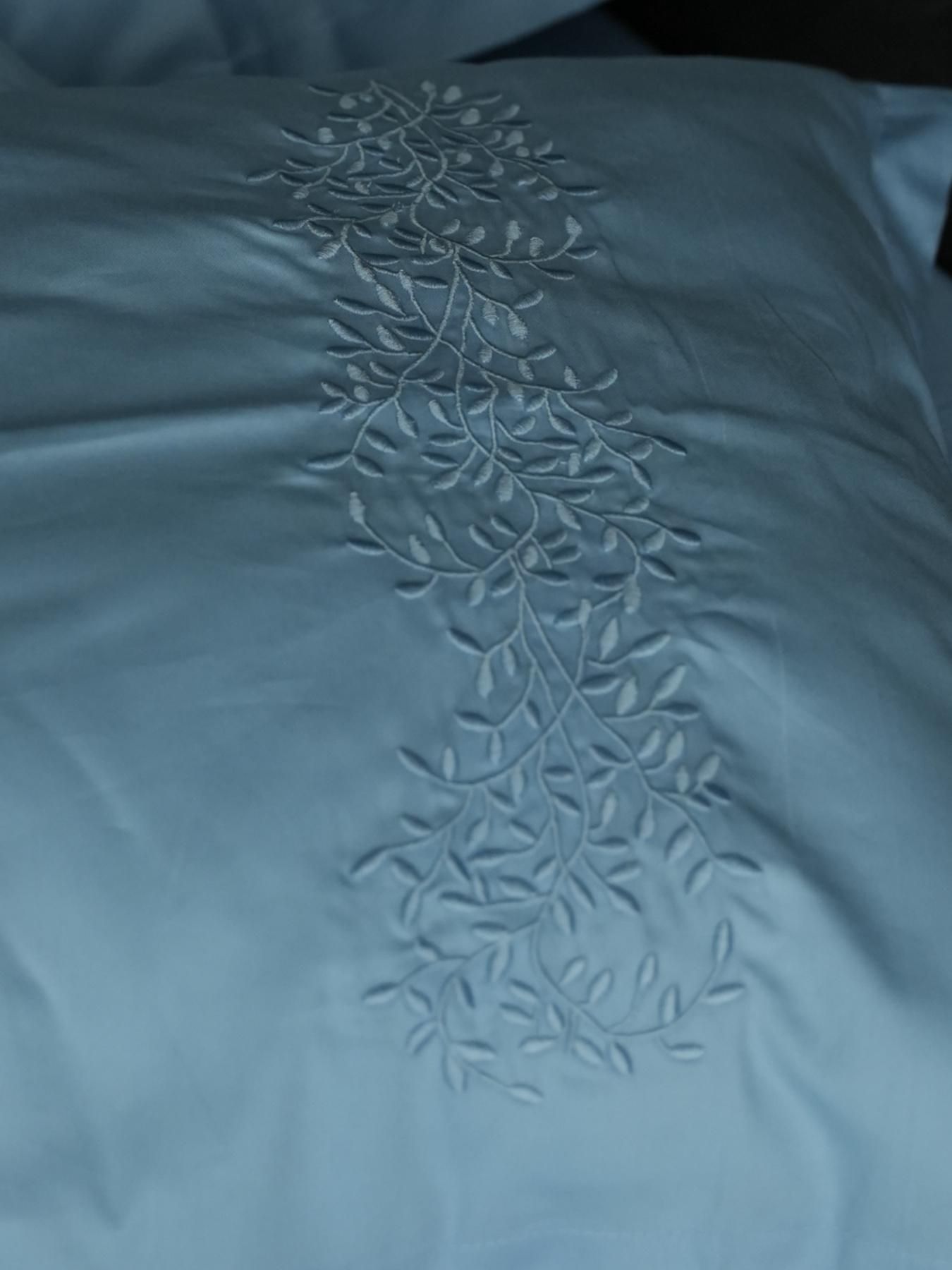 Підковдра небесно-блакитна з вишитими гілками Cozy модель 10082616 Фото