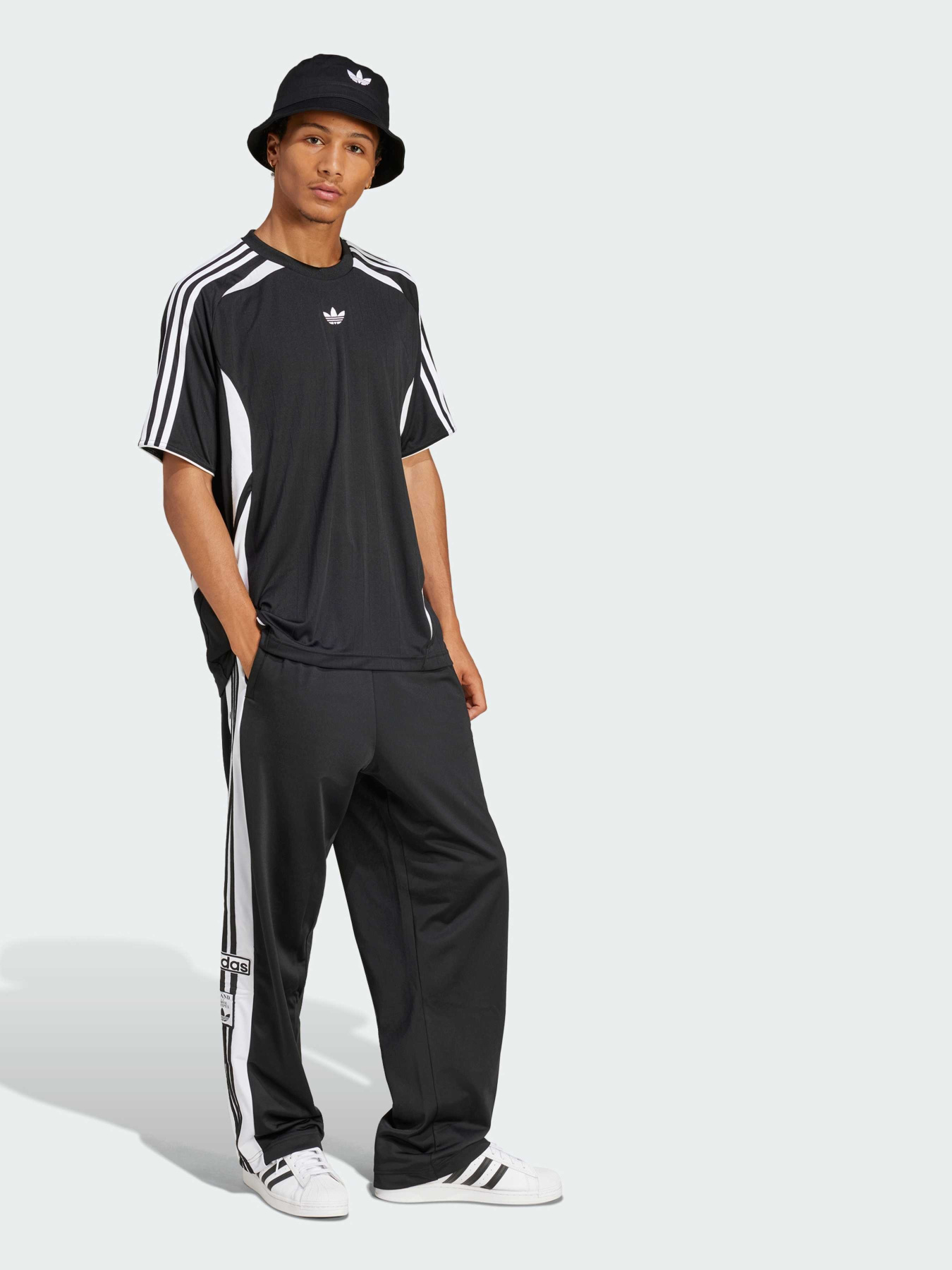 Повсякденні штани Adidas Adicolor модель JP3760 Повсякденні штани Adidas Adicolor модель JP3760 Фото