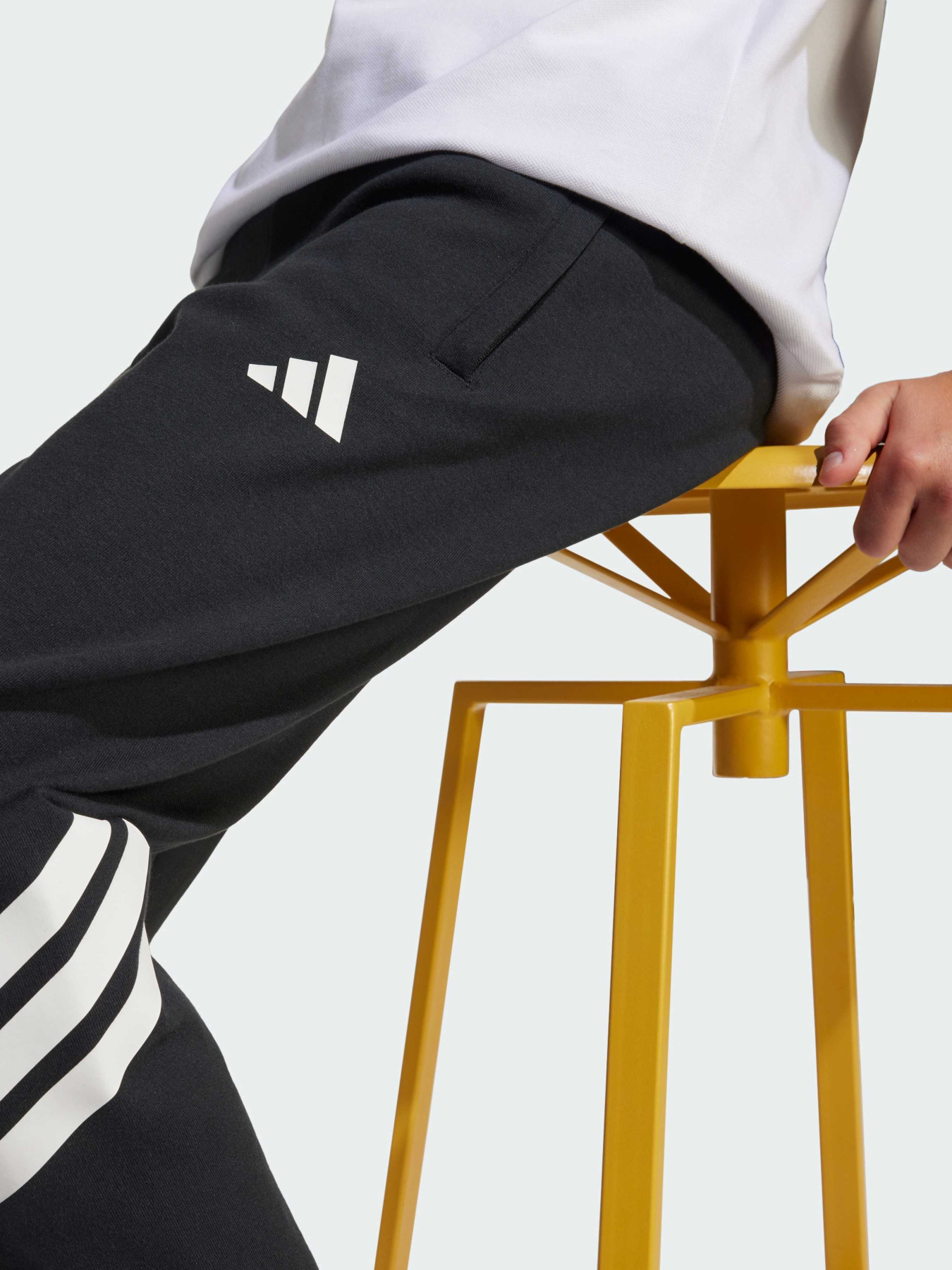 Повсякденні штани Adidas Культові силуети модель JJ4808 Фото