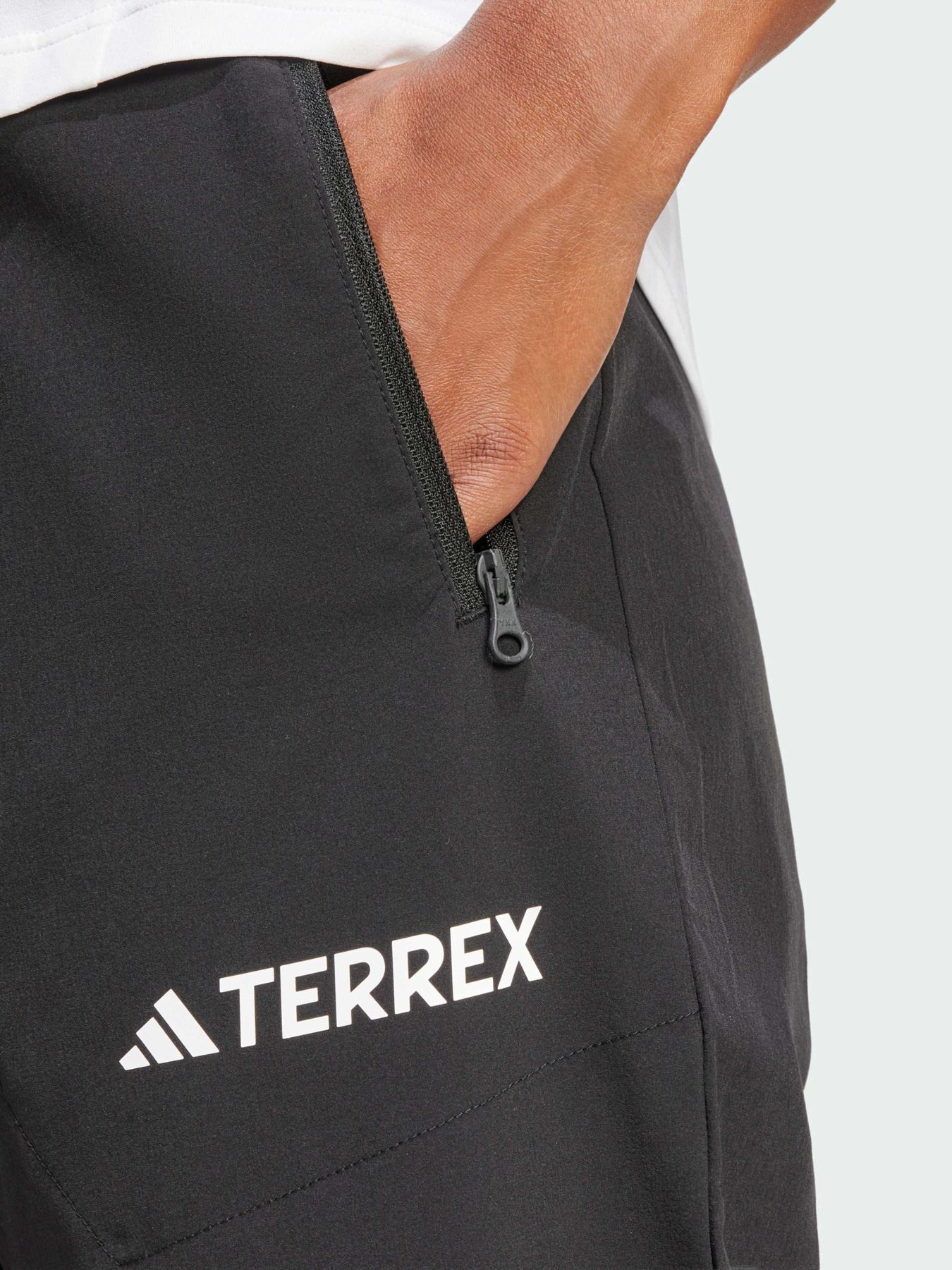 Штаны спортивные Adidas модель JP0806 Фото