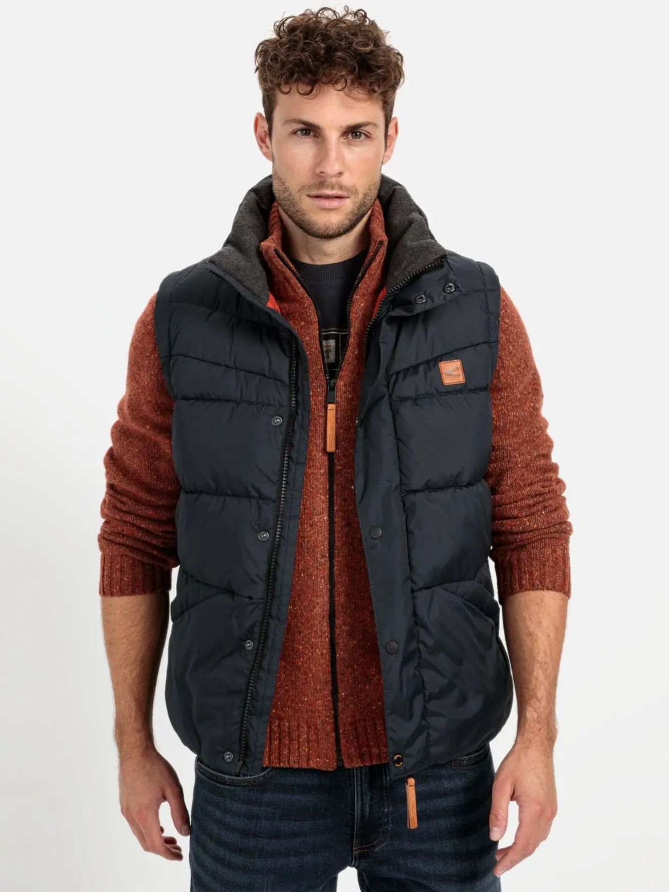 Утеплений жилет Camel Active Vest модель 460900-4X33-47 Фото