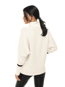 Свитер SVTR модель 4540milkyWSWTSVTR Фото