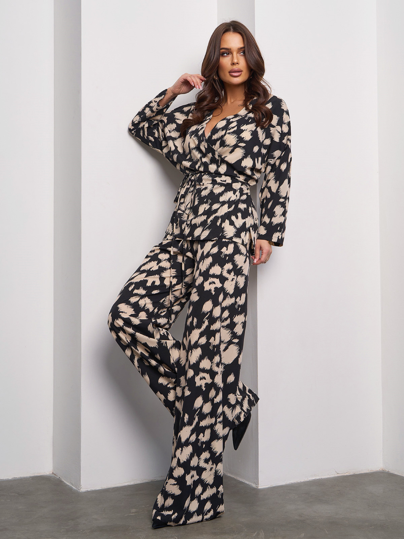 Костюм ISSA Plus модель 15001_черный Фото