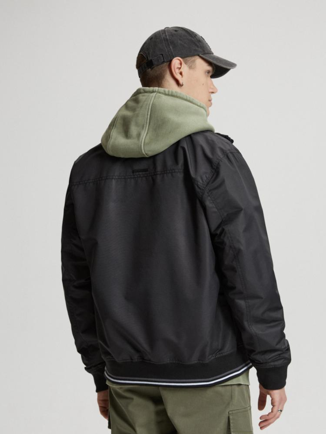 Демисезонная куртка DIVERSE Trifero модель 10041357 Фото