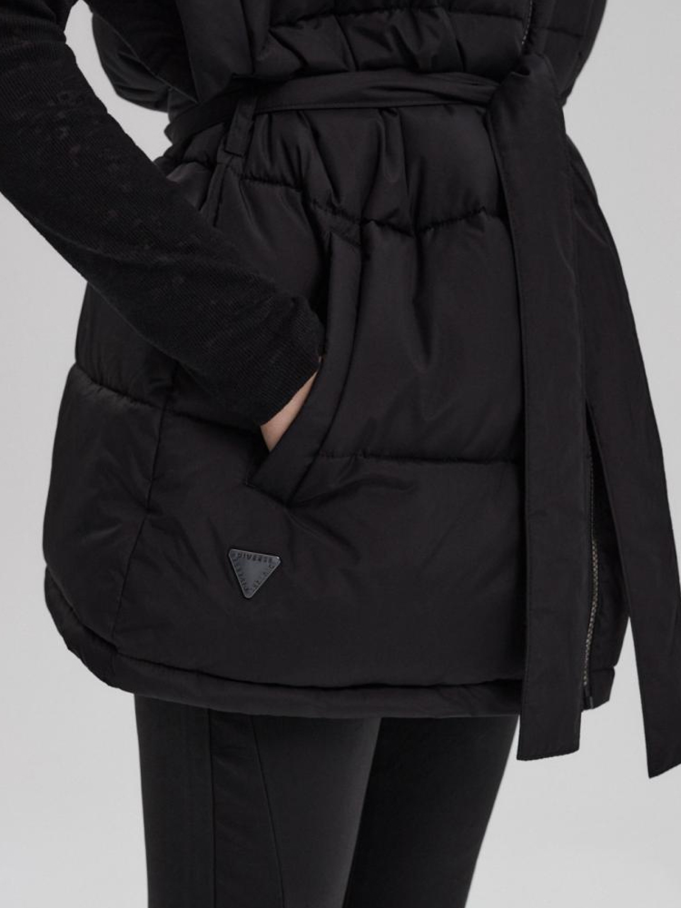 Жилет з утеплювачем DIVERSE Sellrain модель 10043399 Фото