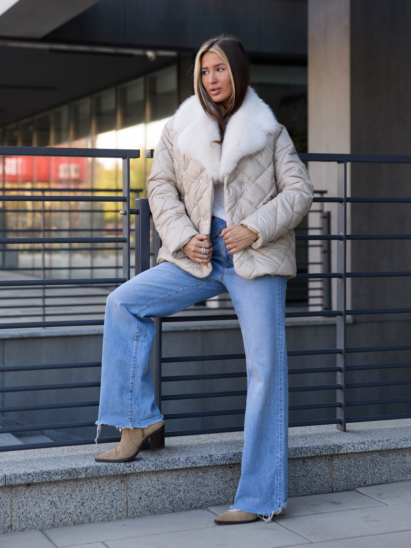 Куртки та дублянки MilaNova модель Куртка К-328 бежевый Фото