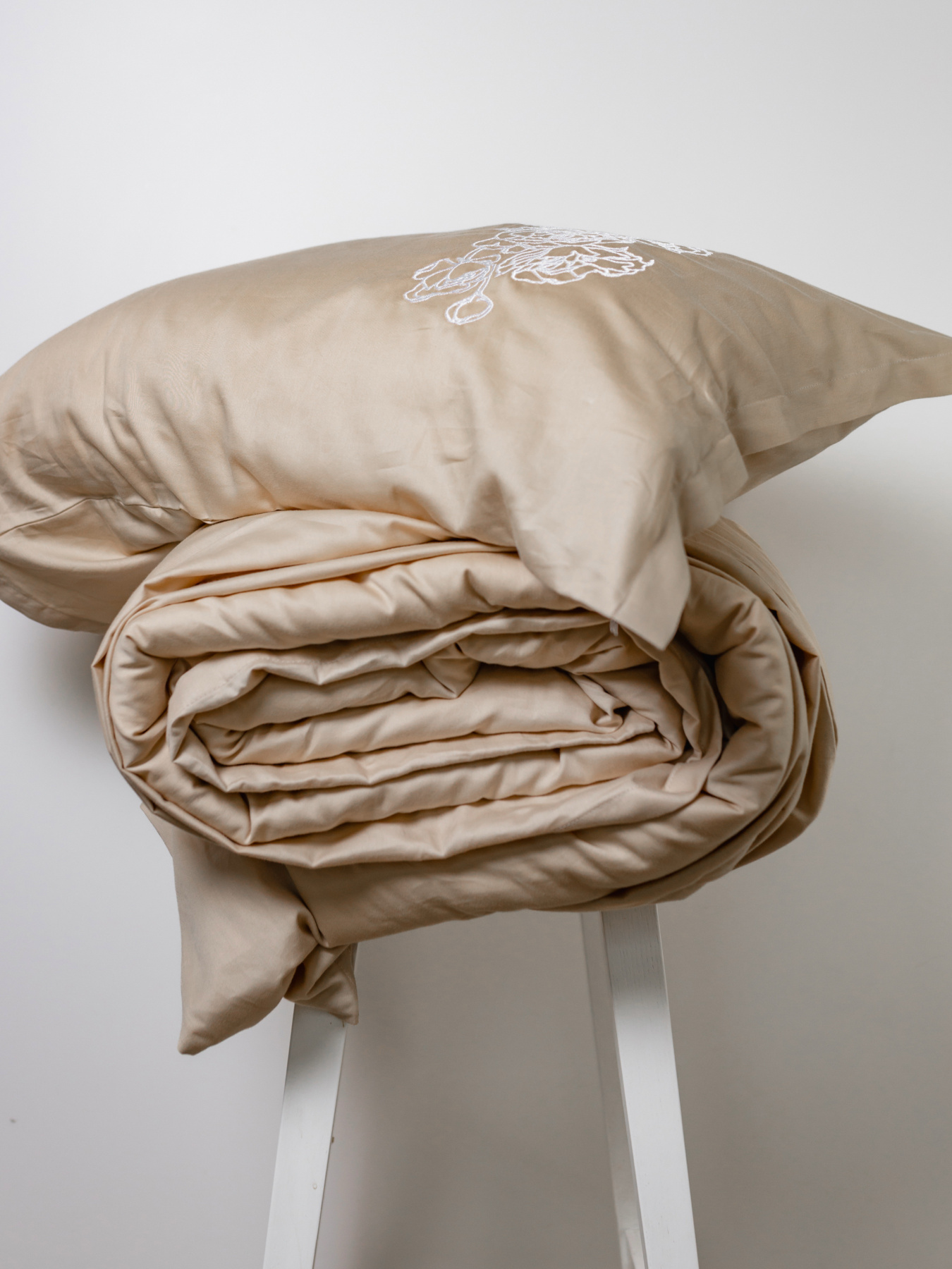 Підковдра лате з вишитими білими півоніями Cozy модель 8009477 Фото