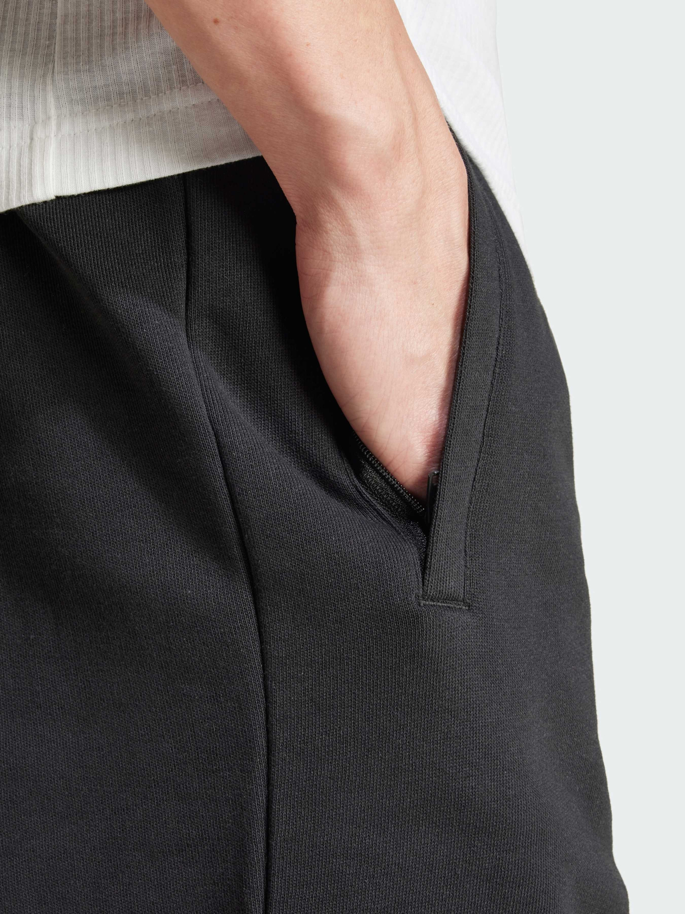 Шорты Adidas модель IY8520 Фото