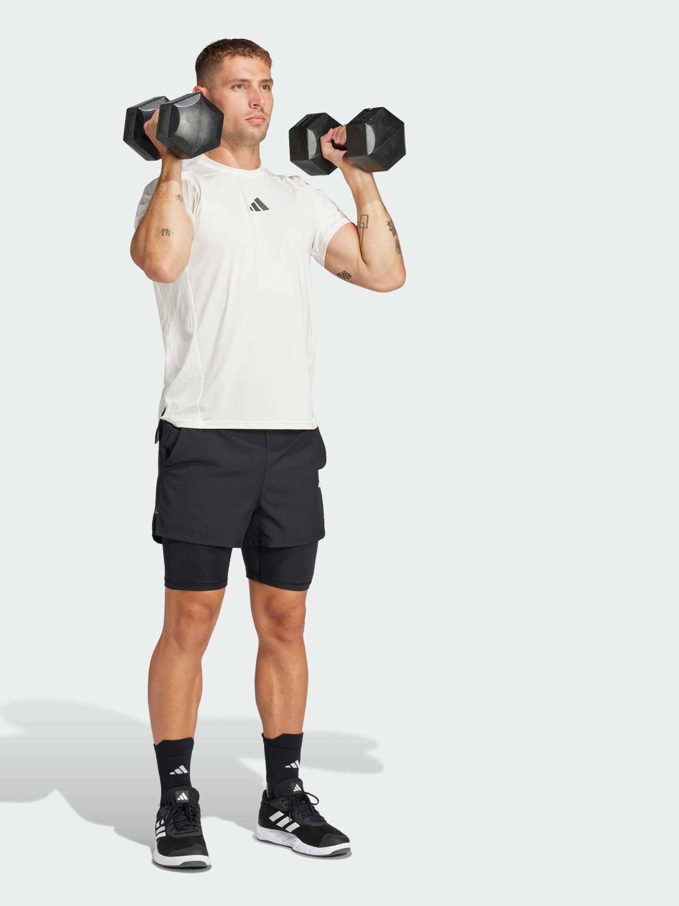 Спортивні шорти Adidas модель JE5665 Фото