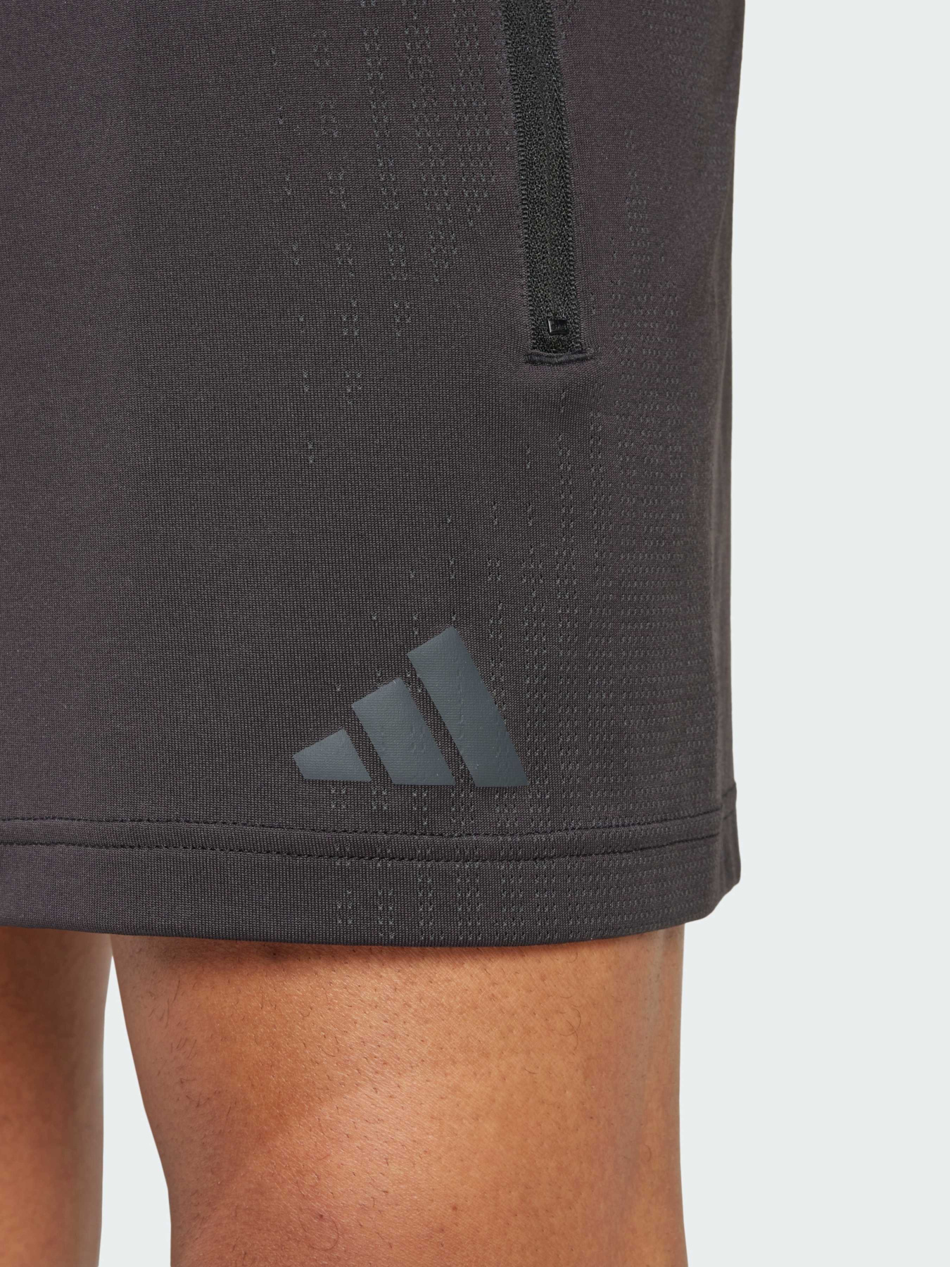 Спортивні шорти Adidas модель JI8193 Фото