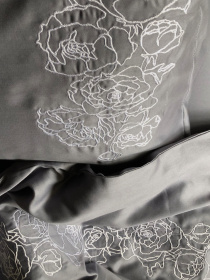 Підковдра темно-сіра з вишитими білими півоніями Cozy модель 8009468 Фото