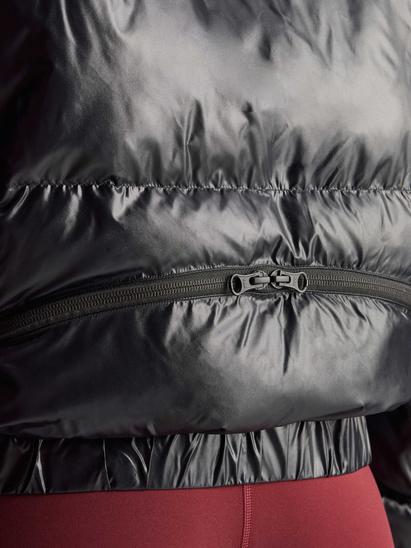 Зимняя куртка Adidas модель IW9842 Фото