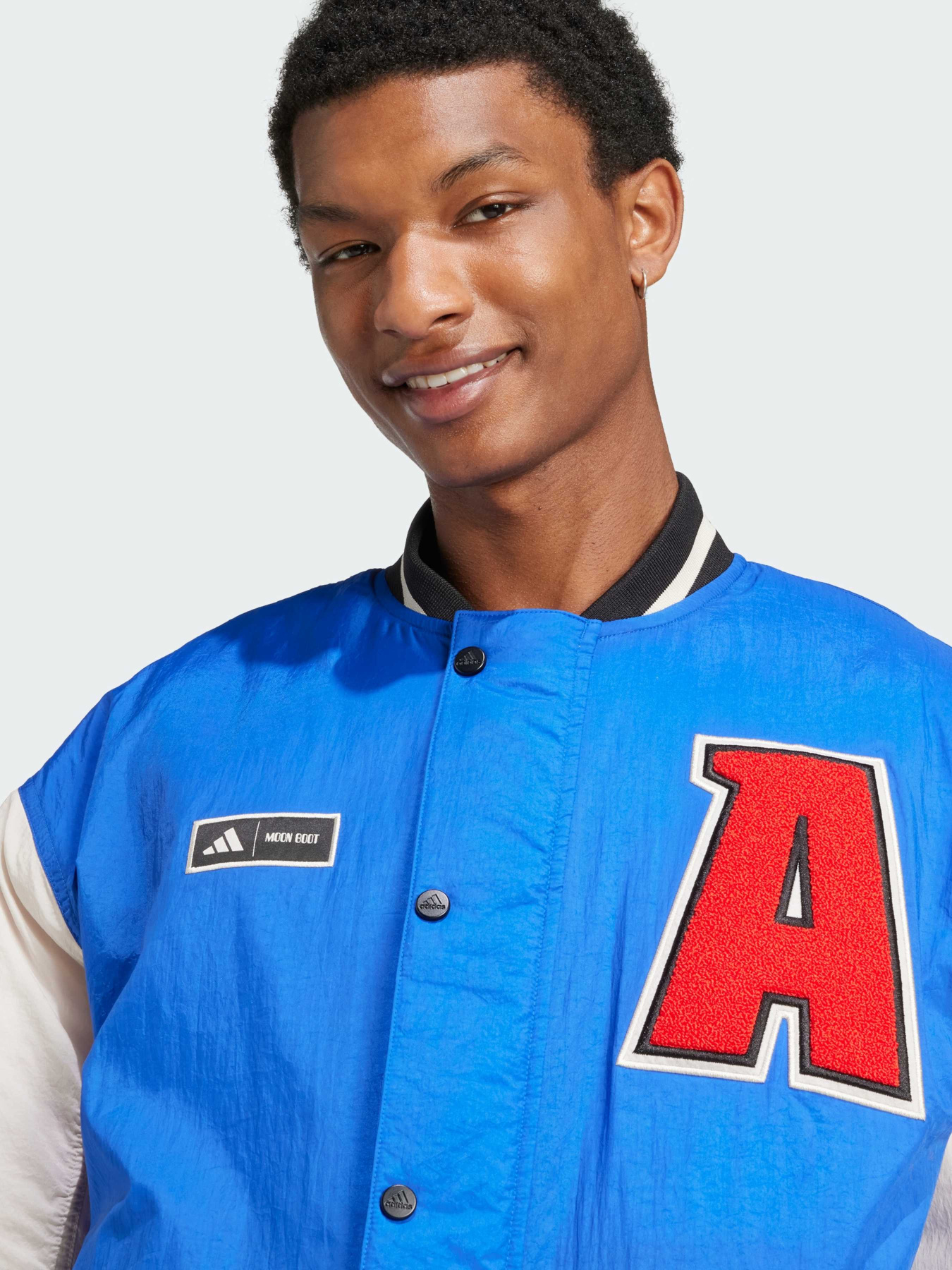 Бомбер Adidas модель IY8048 Фото