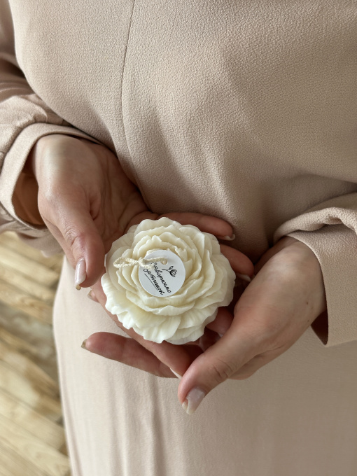 Свічка фігурна ароматична "Півонія", аромат – півонія & магнолія, з натурального оливкового воску Candle Design модель 120.2007 Фото