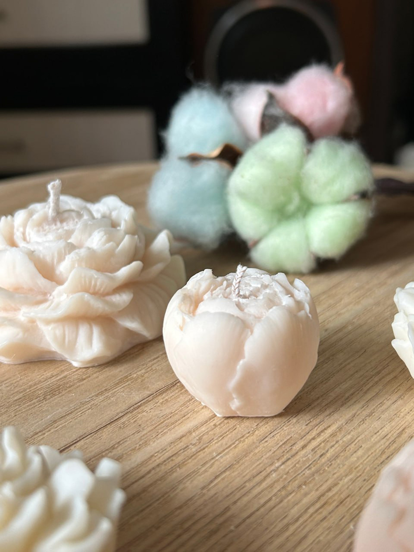 Ароматическая свеча "Пион мини", аромат - пион & магнолия, из натурального оливкового воска Candle Design модель 120.2008 Фото