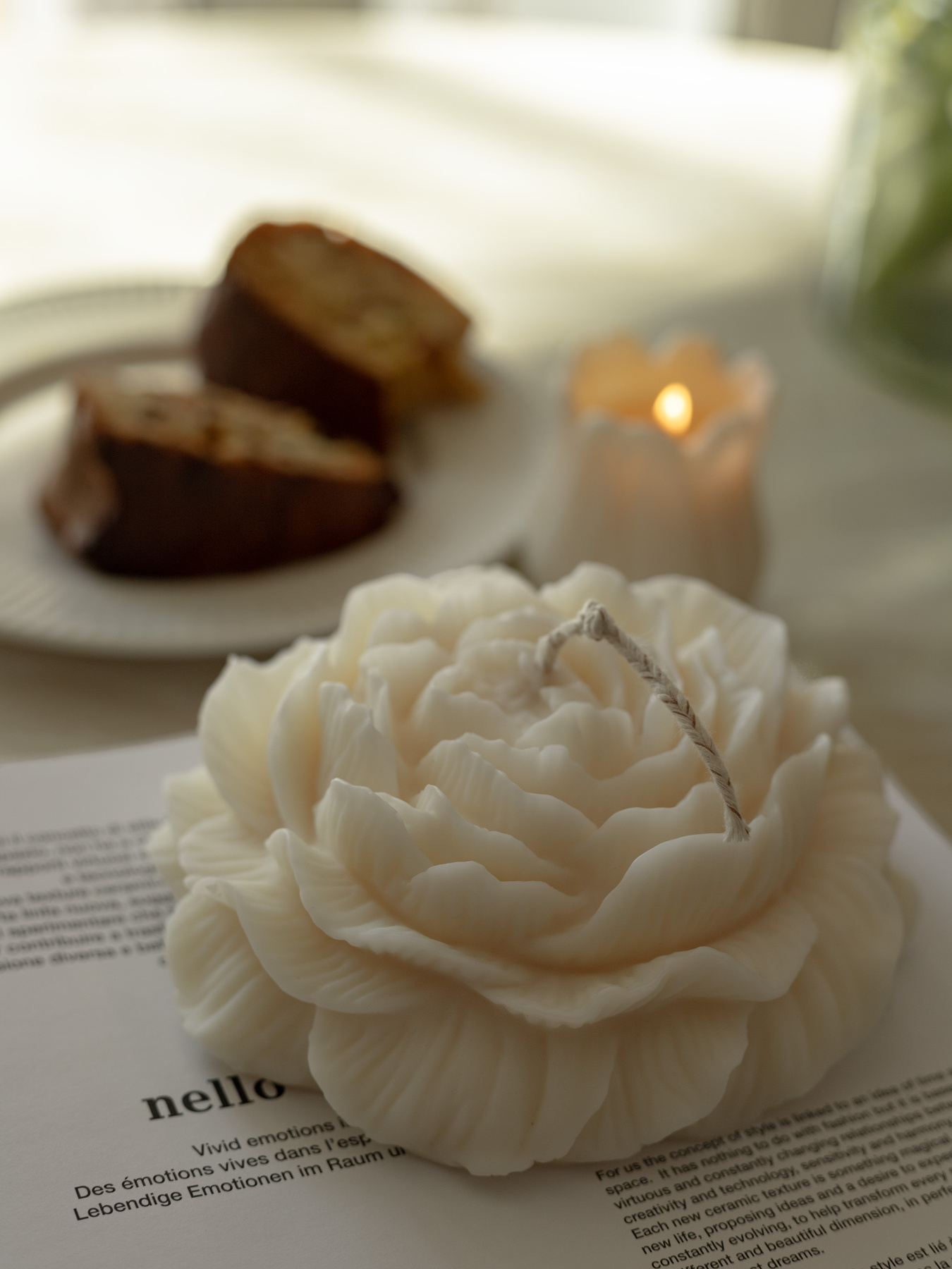 Ароматическая свеча "Пион большой", аромат - пион & магнолия, из натурального оливкового воска Candle Design модель 120.2006 Фото