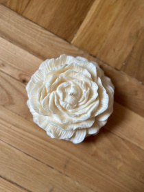 Ароматическая свеча "Пион большой", аромат - пион & магнолия, из натурального оливкового воска Candle Design модель 120.2006 Фото