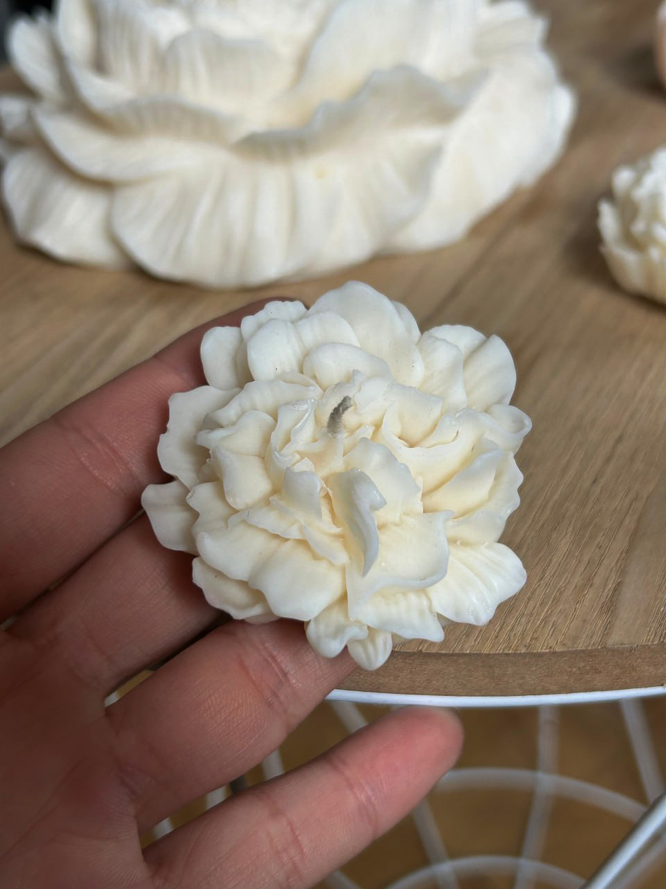 Ароматическая свеча "Гвоздика", аромат - пион & магнолия, из натурального оливкового воска Candle Design модель 120.2009 Фото